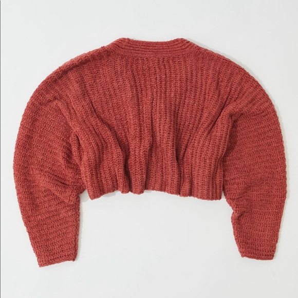 Small Red Cropped Cardigan classic v-line | UO - Picture 10 of 11